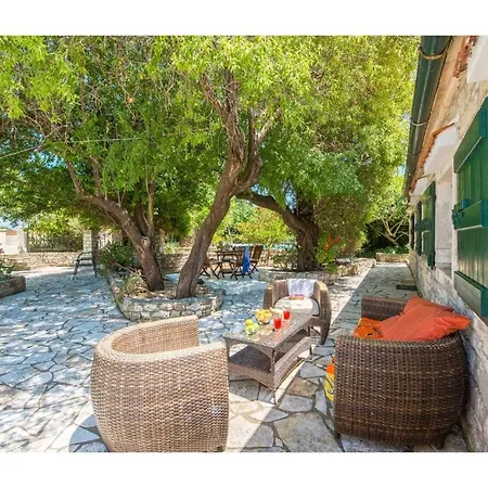 Phoenix Villa Gaios